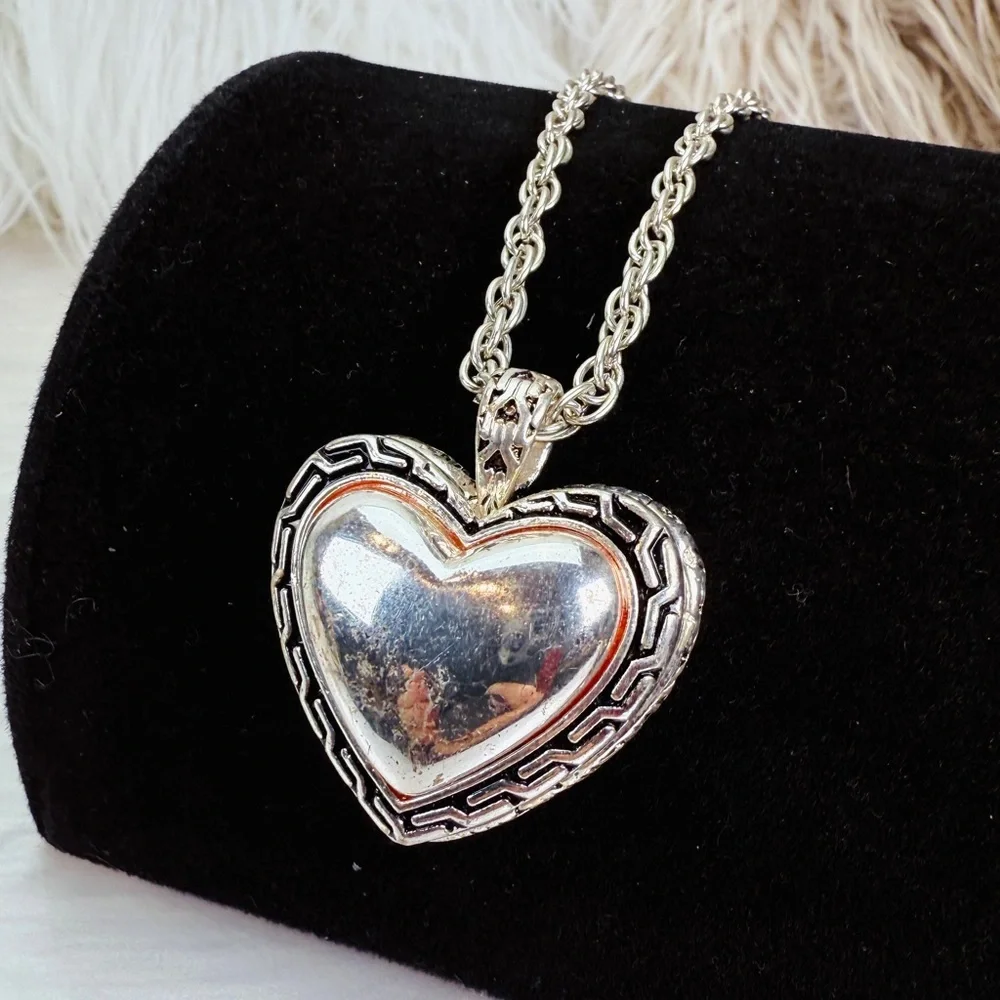 Vintage aged, Silvertone weighted large Heart Pendant Chain Necklace